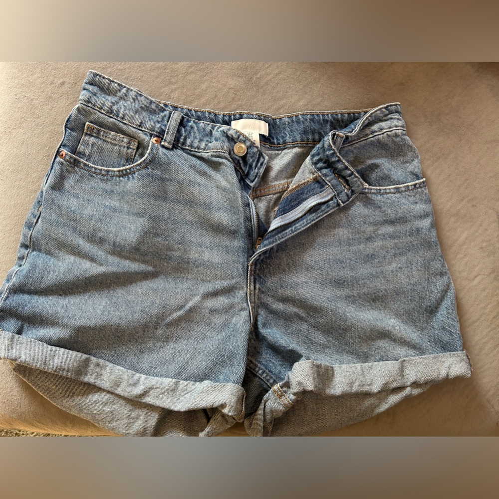 H&M Light Wash High Rise Mom Short